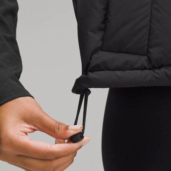 ⭐️HOST PICK⭐ Lululemon X Vancouver Canucks: Ladies Wunder Puff Cropped Orca Vest - Picture 16 of 16